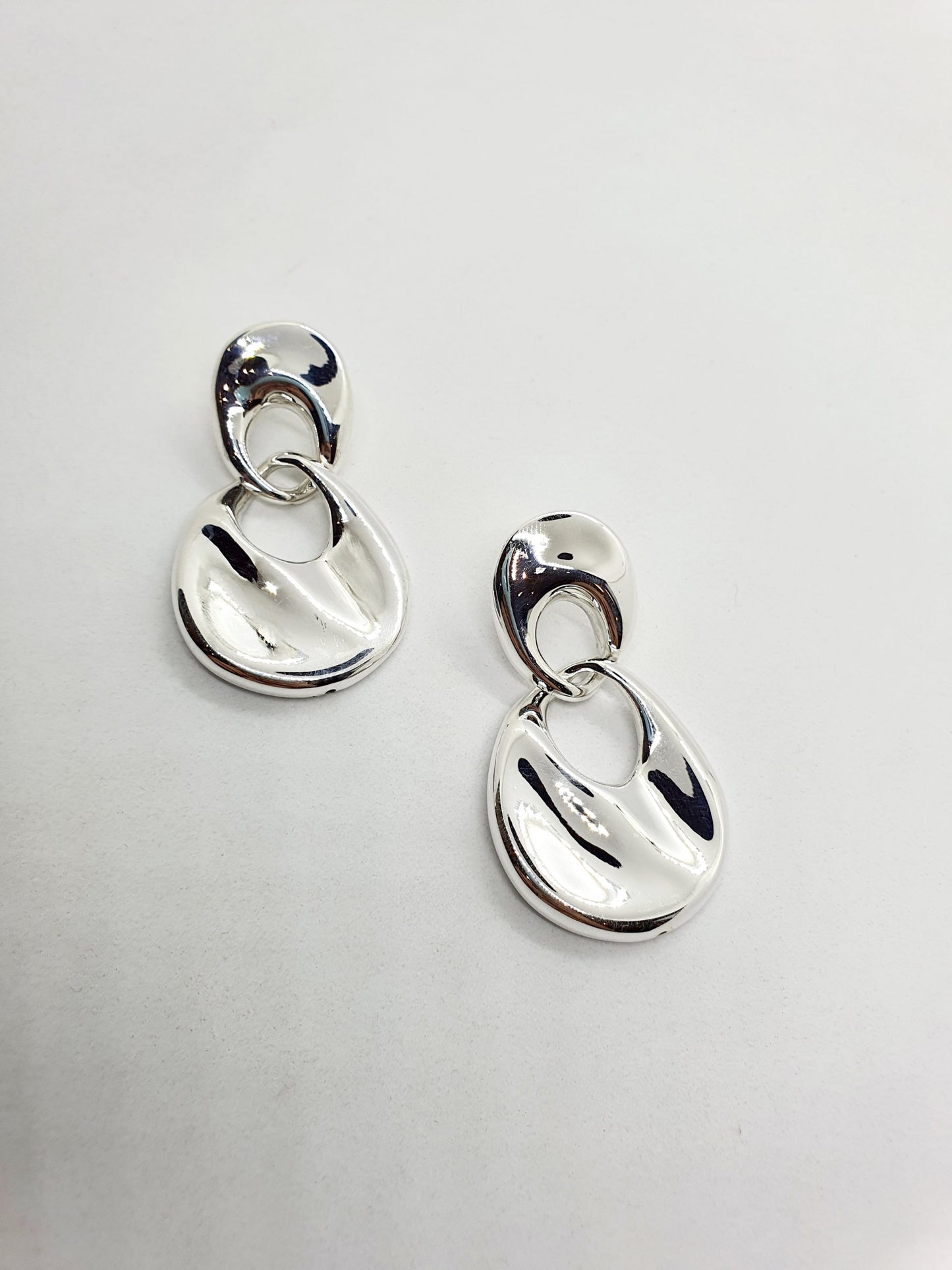Hollow chunky earrings image 0