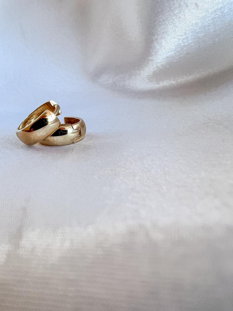 9ct Domed Huggie image 0
