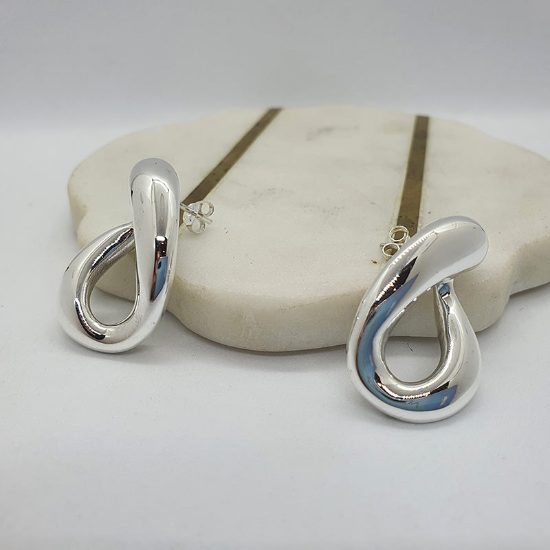 Hollow bended stud image 0