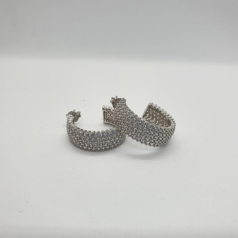 Chunkey paved hoops with stud image 0