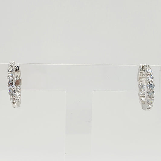Claw set 2.5mm zirconia huggie image 0