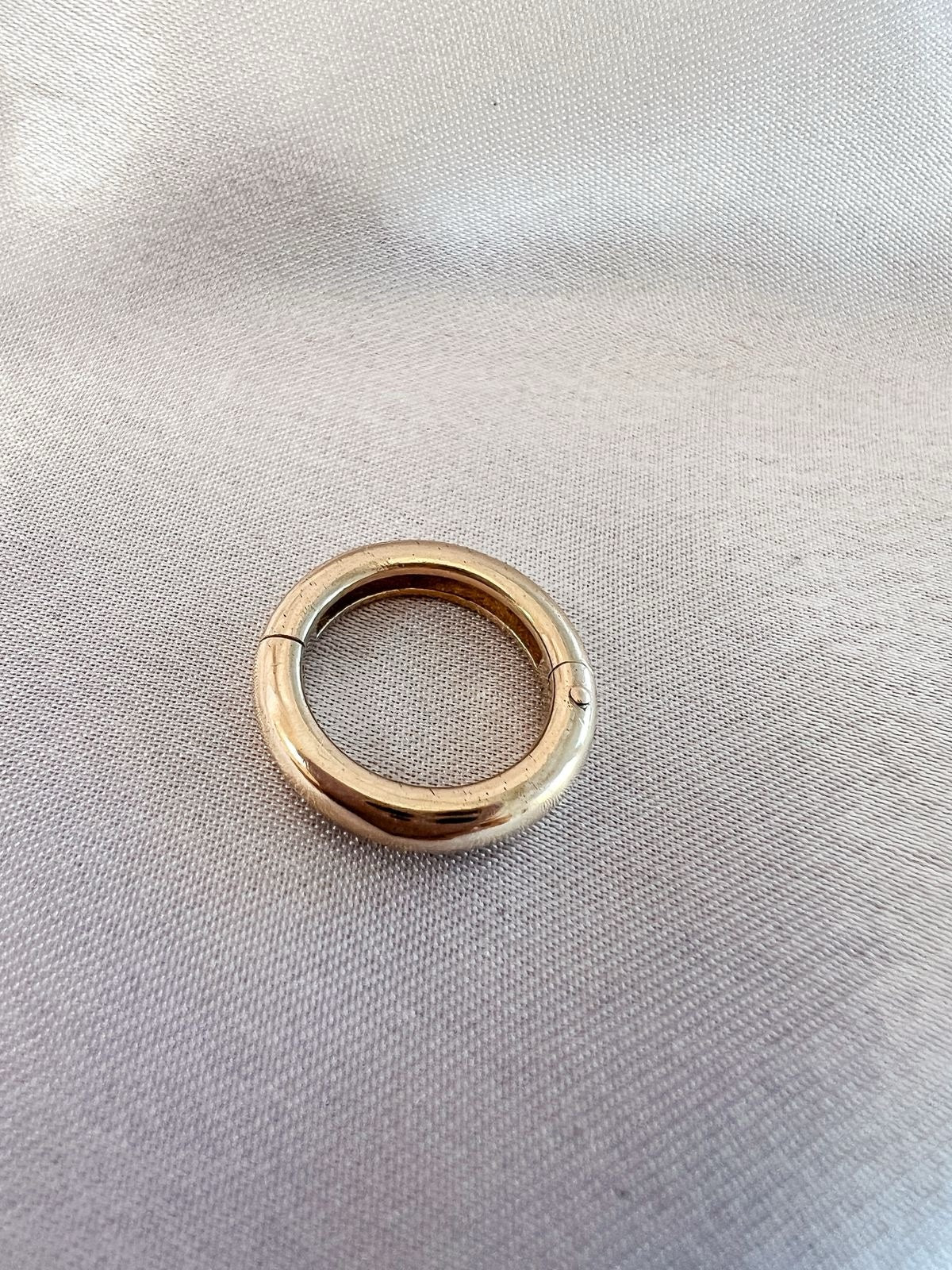 Doughnut clasp - 9 ct yellow image