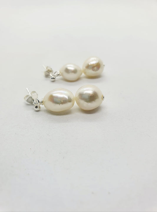 Dubble pearl earring image 0